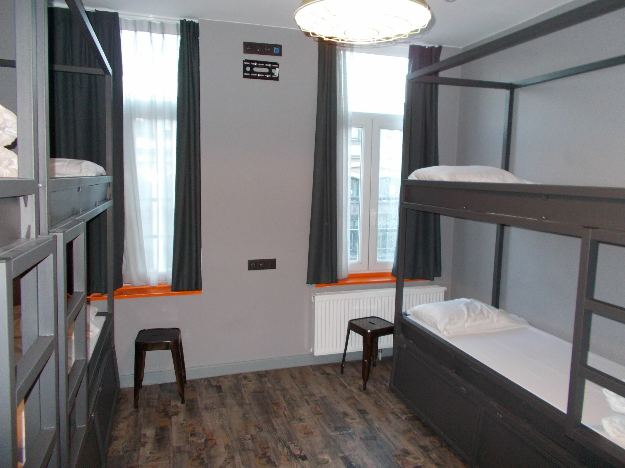 Urban City Centre Hostel Brussels Exterior photo